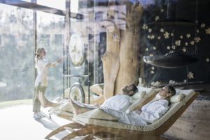 Klangschalen Meditation im Wellnesshotel Adler Thermae, Toskana, Italien