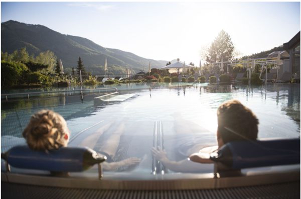 Wellnesshotel Ebners Waldhof am See im Salzkammergut - Badeteich