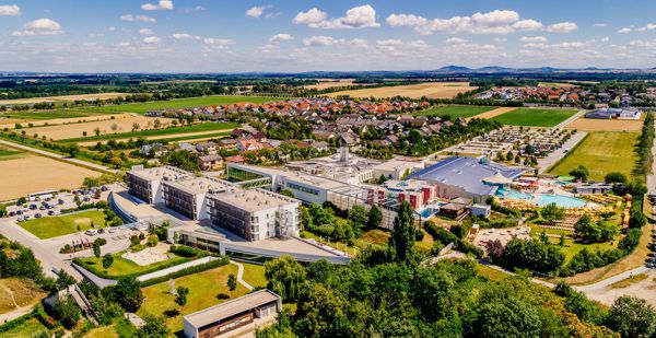 Wellnesshotel Therme Laa Panoramaansicht